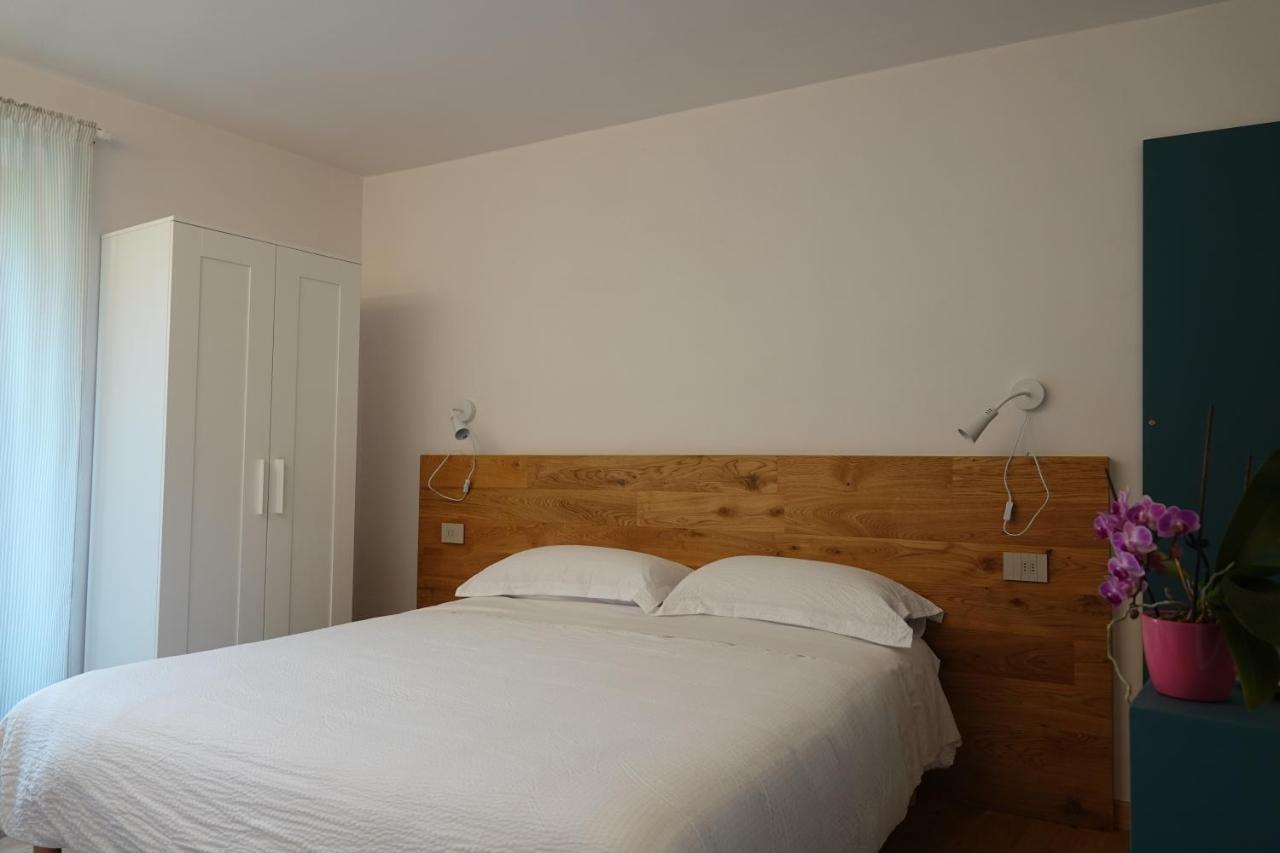 Casale Bella.Vista Bed & Breakfast Pianello Del Lario ภายนอก รูปภาพ